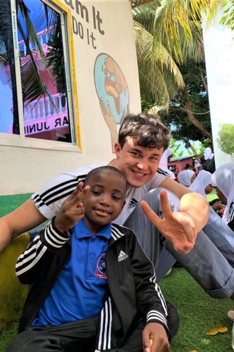 Sozialarbeit-mit-Kindern-Unterrichten-Sansibar