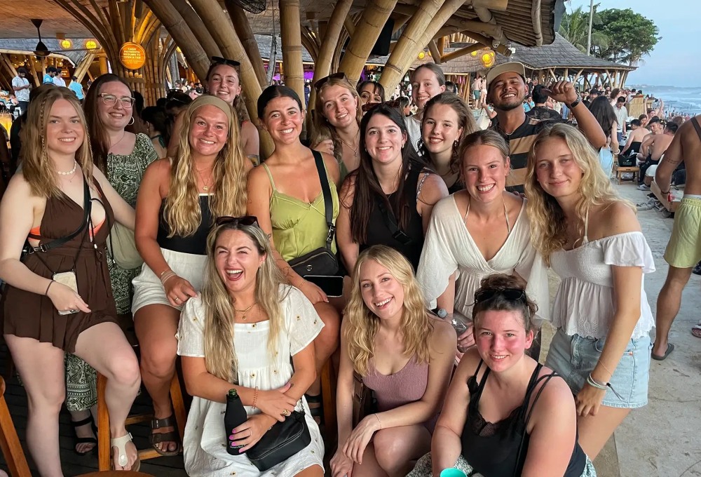 Tag 3: Surfen in Kuta Beach 