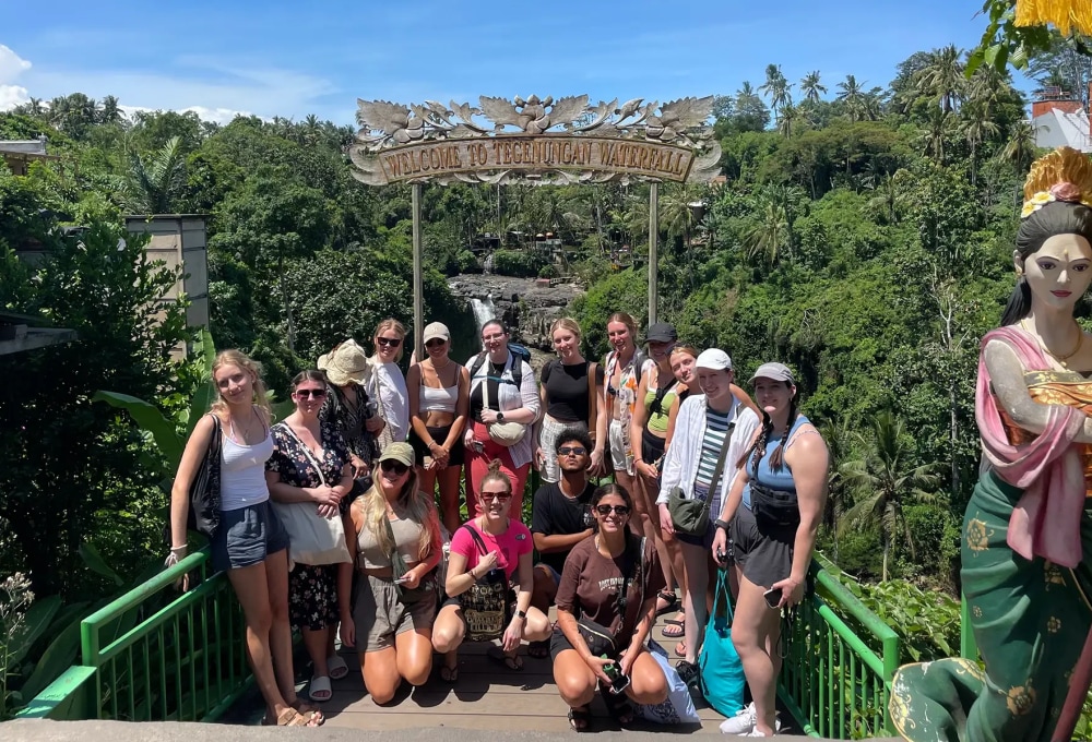 Tag 4: Fahrt nach Ubud und Wasserfallbesuch 