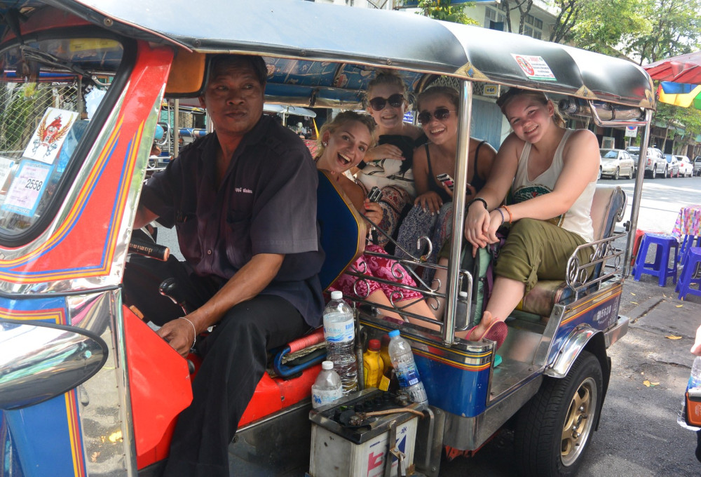 Tag 2: Bangkok bei Tag & Nacht