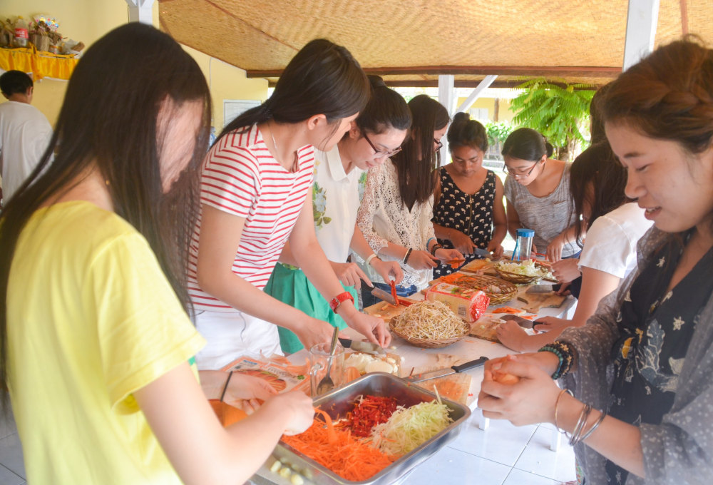 Woche 1 - Welcome to Lovina, deine Einführungswoche von Montag bis Freitag