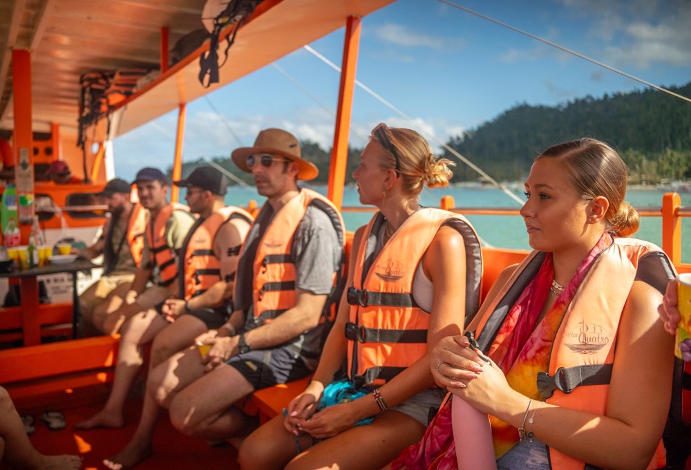 Tag 4: Insel-Hopping mit Impact & Beach Camp