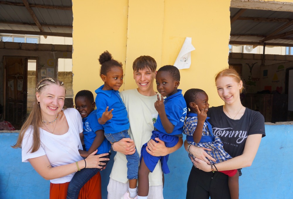 Sozialarbeit mit Kindern & Unterrichten in Ghana