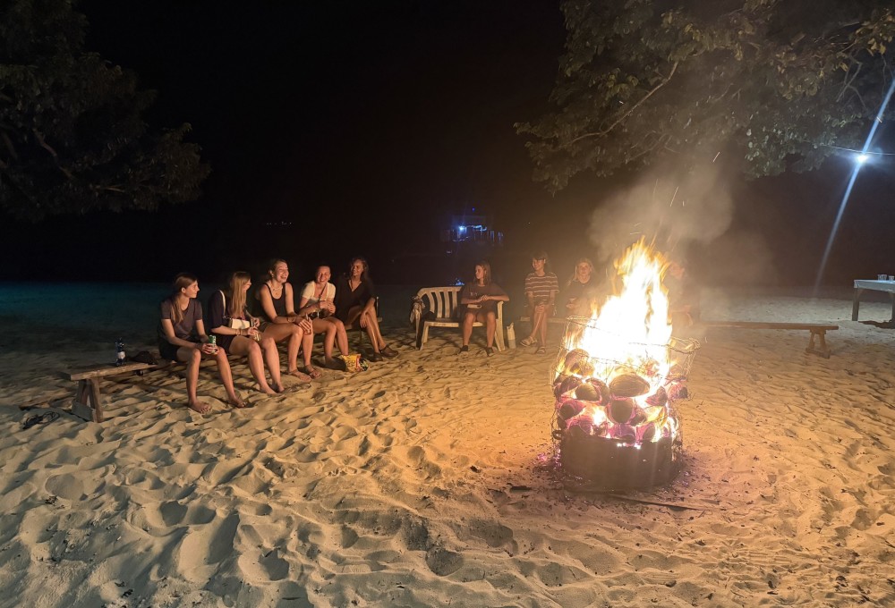 Tag 4: Insel-Hopping mit Impact & Beach Camp