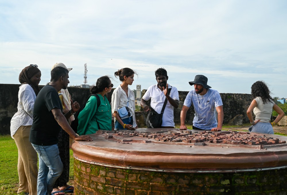 Tag 2: Surflesson, Märkte & Galle Dutch Fort