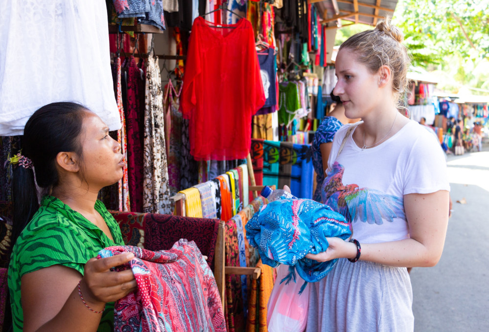 Woche 1 - Welcome to Lovina, deine Einführungswoche von Montag bis Freitag
