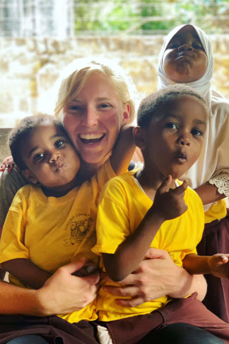 Sozialarbeit-mit-Kindern, Freiwilligenarbeit, Kinder, Sansibar, Unterrichten