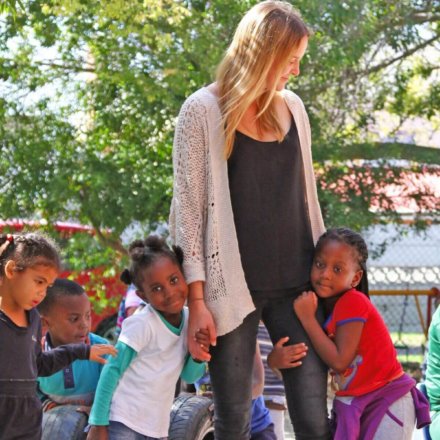 sozialarbeit-suedafrika-kinder-mitarbeiter