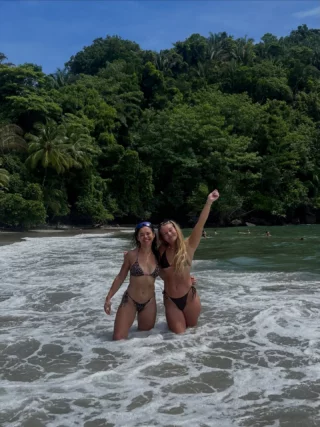 Pura Vida auf der Adventure Tour durch Costa Rica🌴🙌🏼
@dariajos war mit uns zusammen auf der Adventure Tour in Costa Rica - 12 Tage pures Abenteuer zusammen mit Leuten die es genauso lieben neue Orte zu entdecken wie du😎

Markiere jemanden, der mit dir nach Costa Rica reisen soll 👇🏼
•
•
•
•
•
•
•
#costarica #gruppenreise #grouptrip #travel #puravida #costaricatravel #reisen #gapyear #santateresa #volunteering #wayers