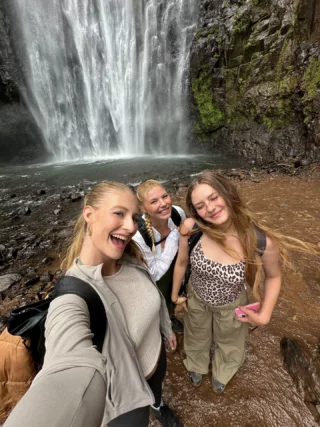 @camibiega war mit uns auf der Wild Wonders Tansania & Sansibar Adventure Tour und hat uns ein paar Eindrücke von der Safari & dem Camp geschickt! 😎

Hast du schon einmal eine Safari gemacht? 👇🏼
•
•
•
•
#tansania #sansibar #gruppenreise #grouptrip #adventuretour #tansaniasafari #wayers #travel #abenteuer #volunteer #volunteerabroad #gapyear