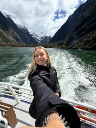 Bei wem steht Neuseeland auf der Bucketlist für 2026? 🇳🇿

Mit uns kannst du Work & Travel in Neuseeland machen, wenn das nichts für dich ist oder du zeitlich etwas eingeschränkt bist kannst du auch unsere Adventure Tour machen- hier gehts in 18 von Auckland nach Queenstown 🫱🏼‍🫲🏽🗺️

Wer ist dabei? 👇🏼
•
•
•
•
•
#neuseeland #gruppenreise #workandtravel #reisen #gapyear #reisenmachtglücklich #wayers #workingholidayvisa