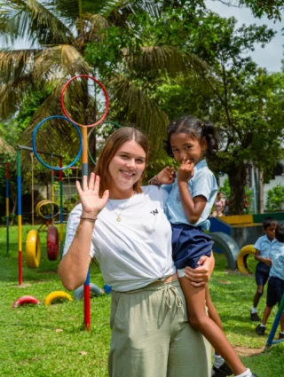 Bali durch Sophias Augen 📸 Von  Herzensprojekten im Social Care bis zu Schildkröten 🐢 – so entstehen Erinnerungen, die bleiben ☀️
•
•
•
•
•
•
#volunteer #freiwilligenarbeit #travellife #wayers #bali